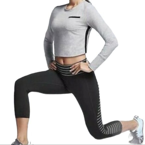 Athleta Sentry Crop Top Pocket Size Small - Picture 7 of 7